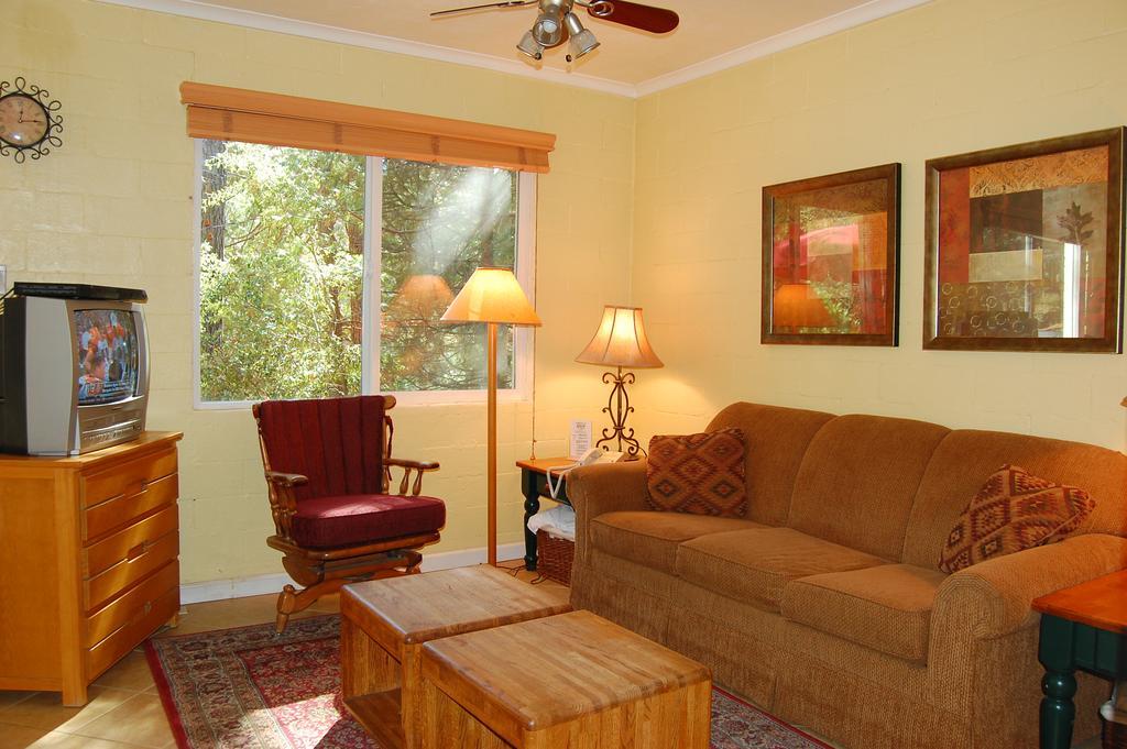 Chalet 65 Sparrows Nest Wawona