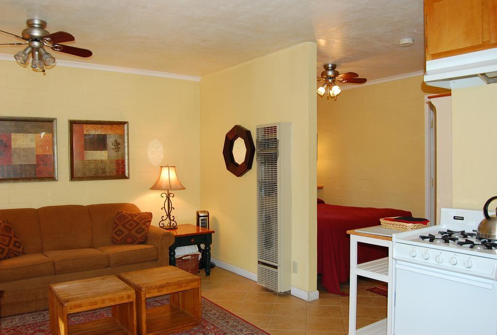 65 Sparrows Nest Chalet